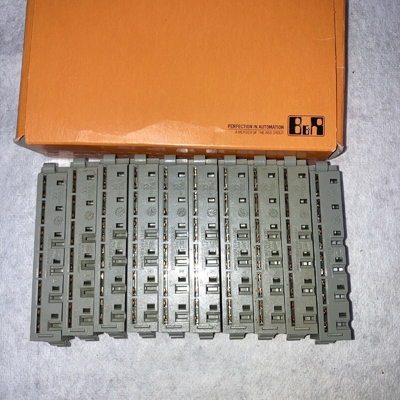 Ενότητες X20TB12 B&amp;R X20 24 VDC που συνδέονται με καλώδιο με τους τελικούς φραγμούς X20TB06 και X20TB12