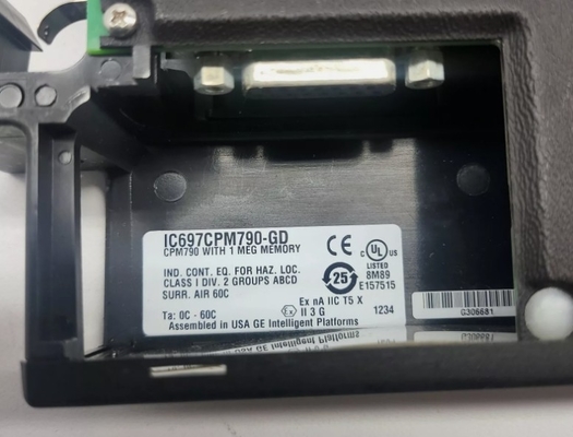 IC697CPM790 GE Κεντρική μονάδα επεξεργασίας CPU μονάδα ελεγκτή Τρίπλων συστημάτων αναπληρωματικής λειτουργίας