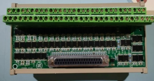 IS210DTCIH1A GE Simplex Cantact Input With Group Isolation Terminal Board Mark VI Series DIN-rail (Πρόσθετη πρόσβαση με ομαδική απομόνωση)